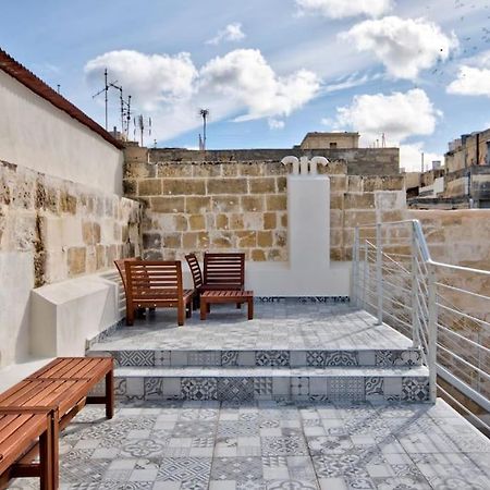 Vallettastay Old Lodge Apartment 1 Bagian luar foto