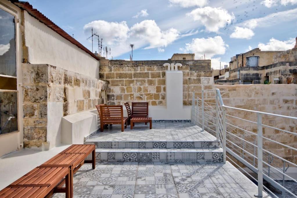 Vallettastay Old Lodge Apartment 1 Bagian luar foto