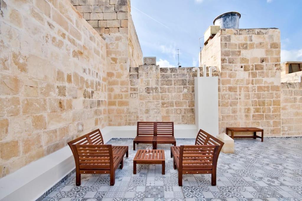 Vallettastay Old Lodge Apartment 1 Bagian luar foto